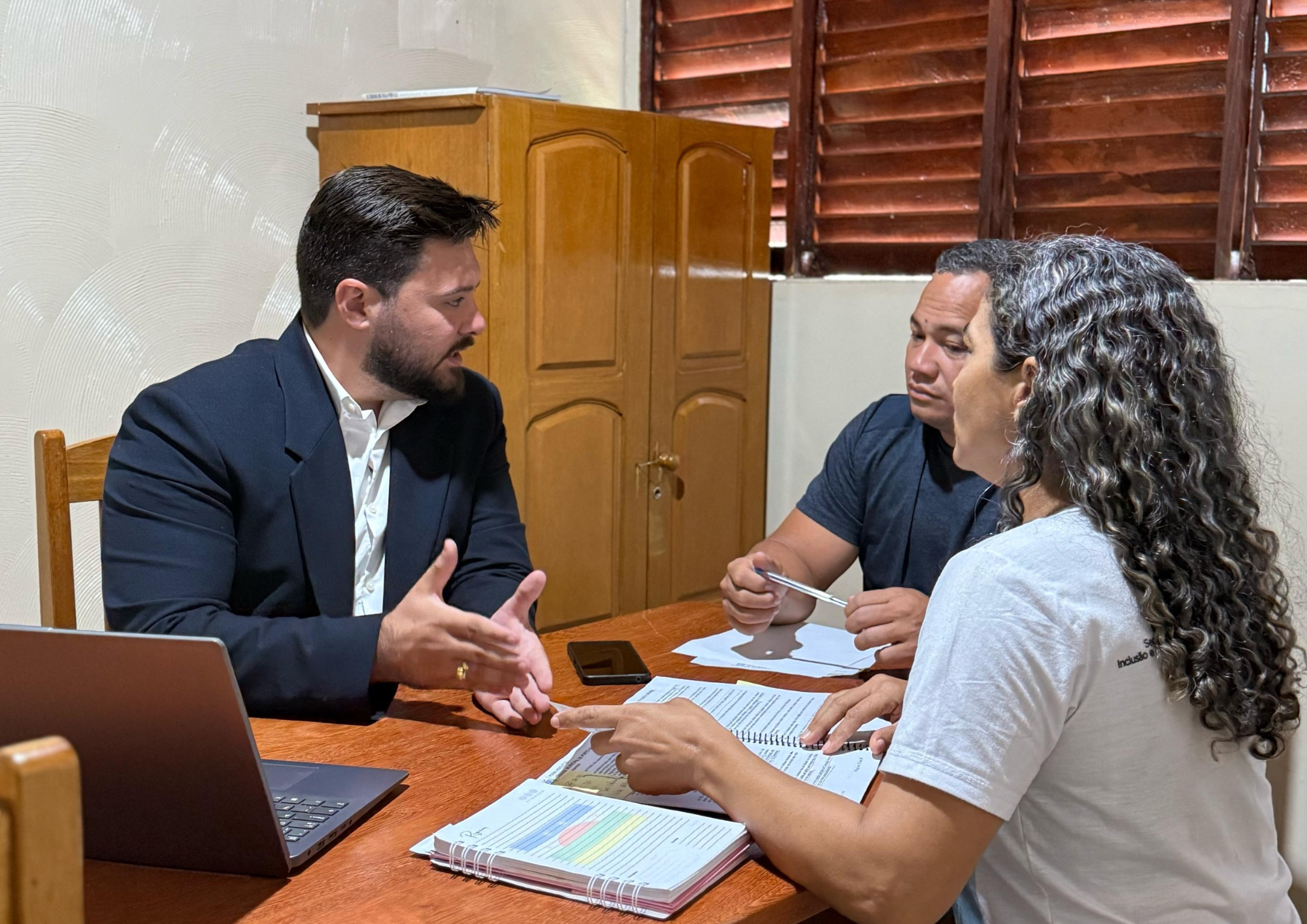 Comissão de Orçamento e Finanças da Câmara de Porto Grande se reúne para discutir os pareceres das contas de governo municipal do período de 2018 e 2019.